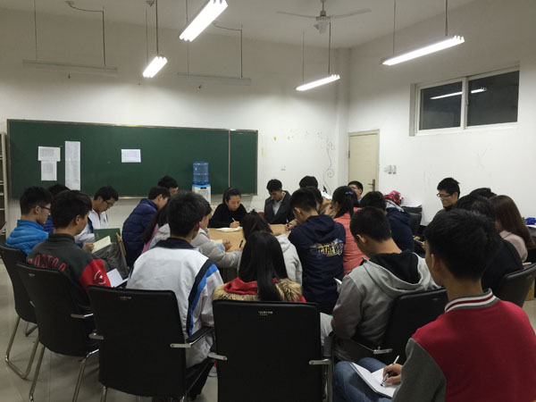 2437ccm·必赢国际学生座谈.JPG