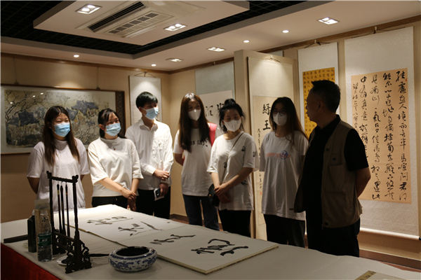 图片4.jpg 图片4.jpg
